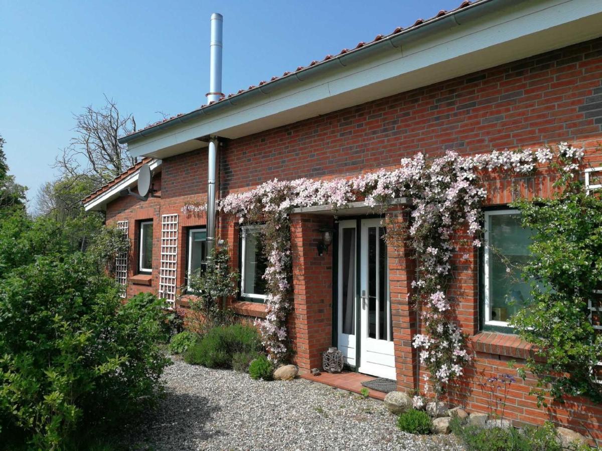Ferienhaus Extrazeit_Urlaub Hasselberg  Екстер'єр фото